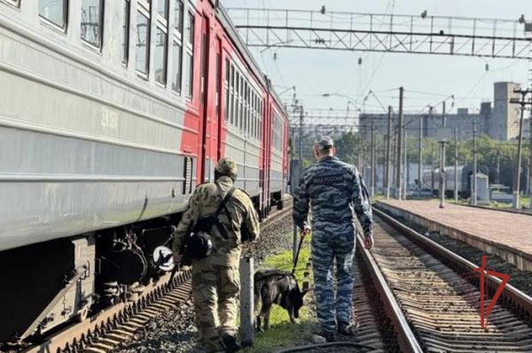 Росгвардейцы обеспечили безопасность прибытия «Поезда Победы» в Оренбург (видео)