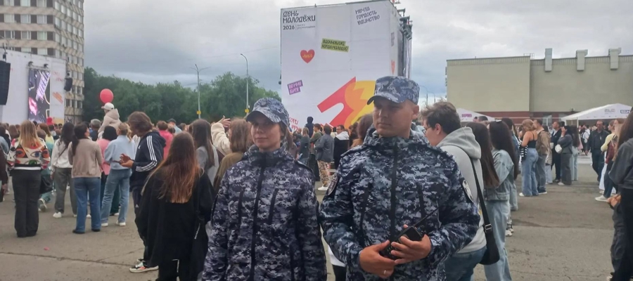 В Оренбурге росгвардецы обеспечили правопорядок во время проведения Дня молодежи и закрытия фестиваля «Евразия Глобал»