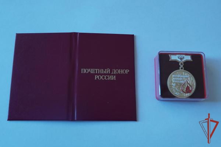 Во Всемирный день донора росгвардейцы со всей страны приняли участие в акциях по сдаче крови