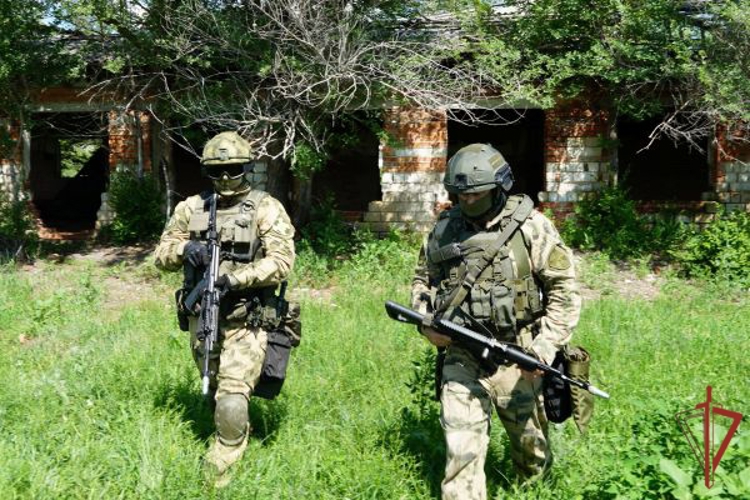 В Оренбургской области росгвардейцы приняли участие в антитеррористическом тактико-специальном учении