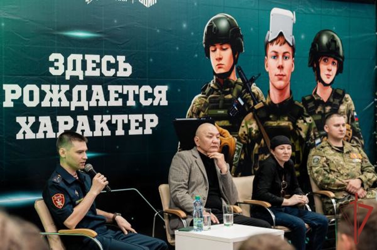 В Оренбургской области росгвардейцы приняли участие в тематическом мероприятии «Герои рядом»