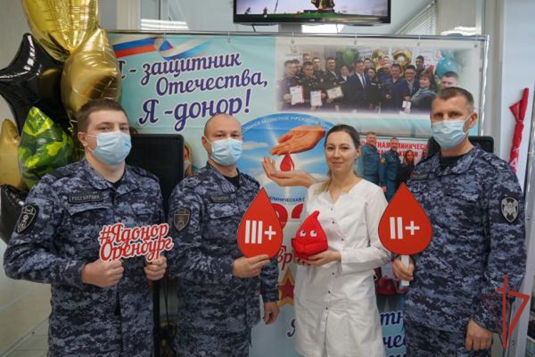 Во Всемирный день донора росгвардейцы со всей страны приняли участие в акциях по сдаче крови
