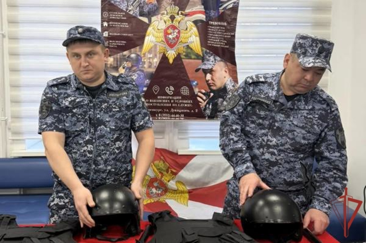 В Оренбургской области сотрудники вневедомственной охраны Росгвардии приняли участие в Ярмарке вакансий