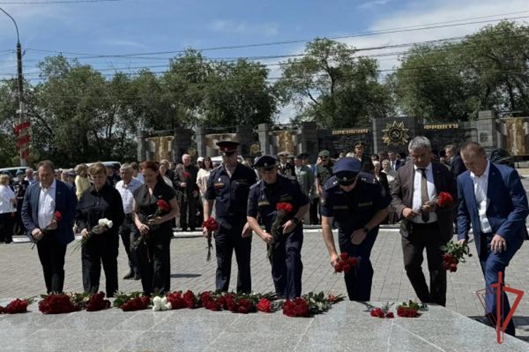 В Оренбуржье росгвардейцы приняли участие в мероприятиях, посвященных Дню памяти и скорби