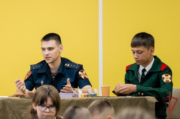 В Оренбургской области росгвардейцы приняли участие в тематическом мероприятии «Герои рядом»