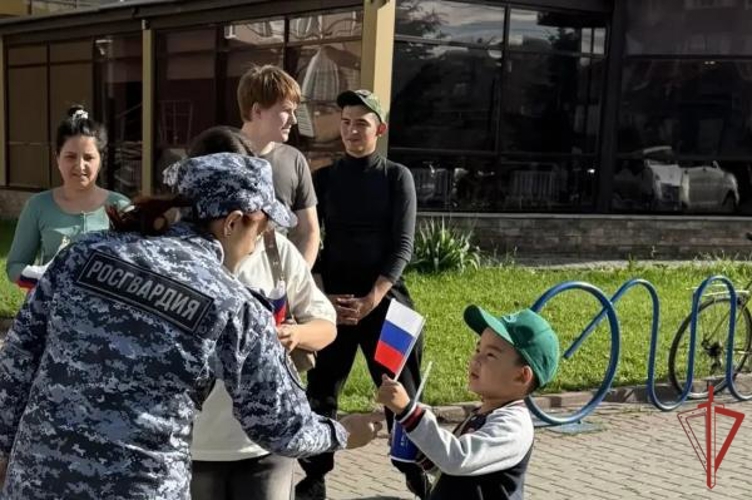 В Оренбургской области росгвардейцы принимают участие в мероприятиях в честь Дня России