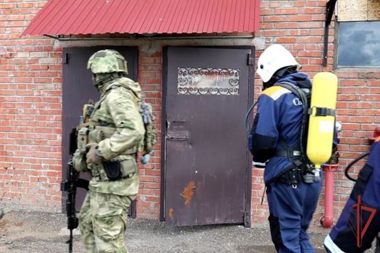 В Оренбургской области росгвардейцы приняли участие в комплексных учениях по реагированию на природные пожары и чрезвычайные ситуации (видео)