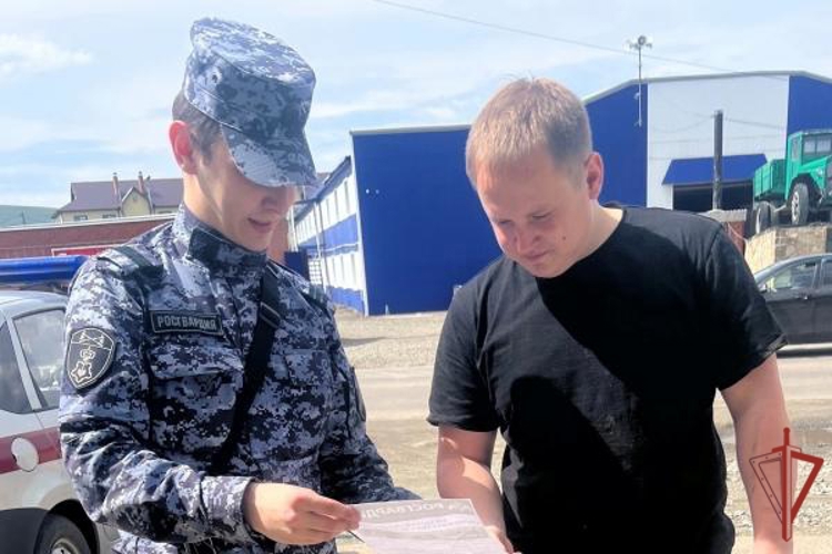 В Оренбургской области сотрудники вневедомственной охраны Росгвардии проводят акцию «Безопасный отпуск» 