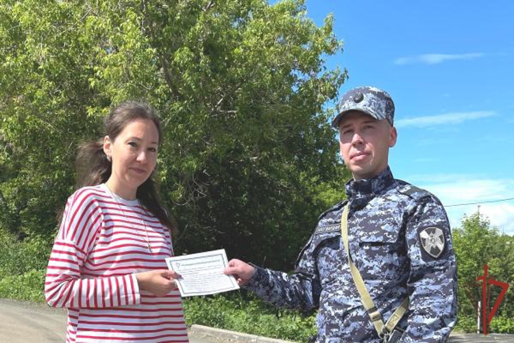 В Оренбургской области сотрудники вневедомственной охраны Росгвардии проводят акцию «Безопасный отпуск» 