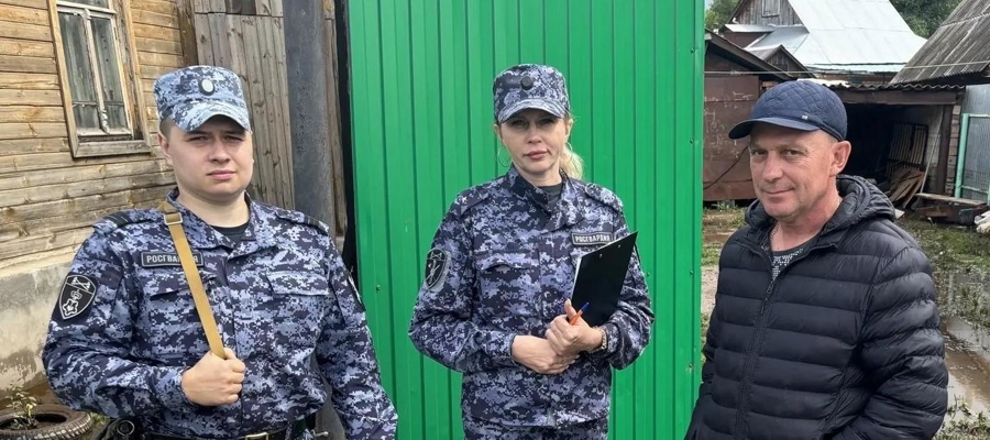 Росгвардейцы в Оренбургской области обеспечивают безопасность на пострадавших от подтопления территориях (видео)