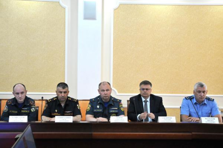 Начальник Управления Росгвардии по Оренбургской области принял участие в совещании с главным федеральным инспектором по Оренбургской области Владимиром Бобровым