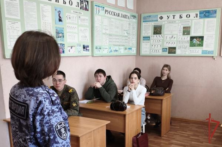 В Оренбурге росгвардейцы рассказали студентам  об условиях поступления на службу в Росгвардию