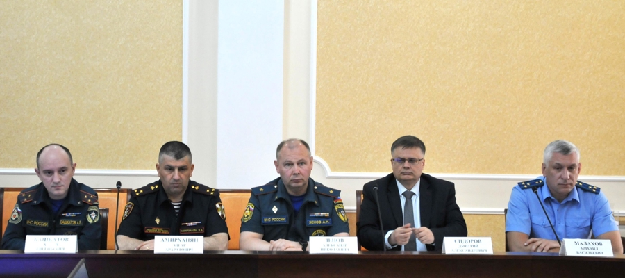 Начальник Управления Росгвардии по Оренбургской области принял участие в совещании с главным федеральным инспектором по Оренбургской области Владимиром Бобровым