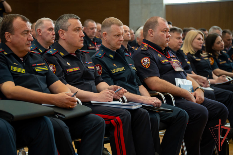 Руководитель управления вневедомственной охраны Росгвардии по Оренбургской области принял участие во Всероссийском совещании-семинаре в Нижнем Новгороде