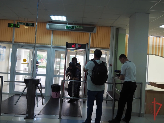 В Оренбурге росгвардейцы приняли участие во всероссийских антитеррористических учениях