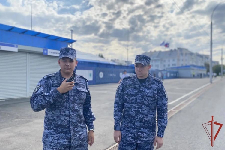 Росгвардейцы обеспечили безопасность во время проведения футбольного матча в Оренбурге 