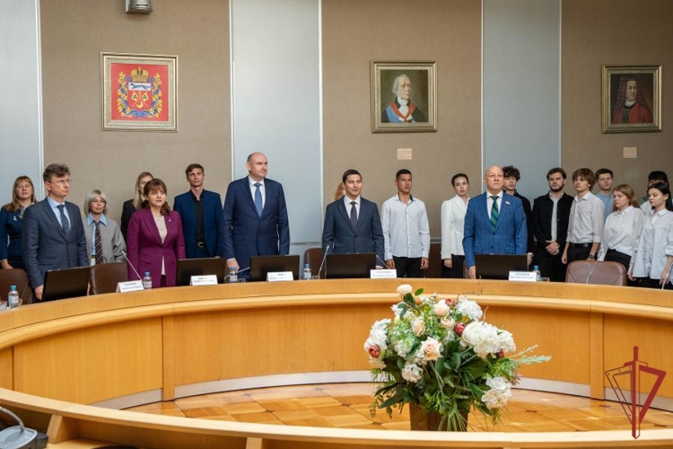 Росгвардеец принял участие в праздновании Дня знаний в Оренбургском филиале Президентской академии