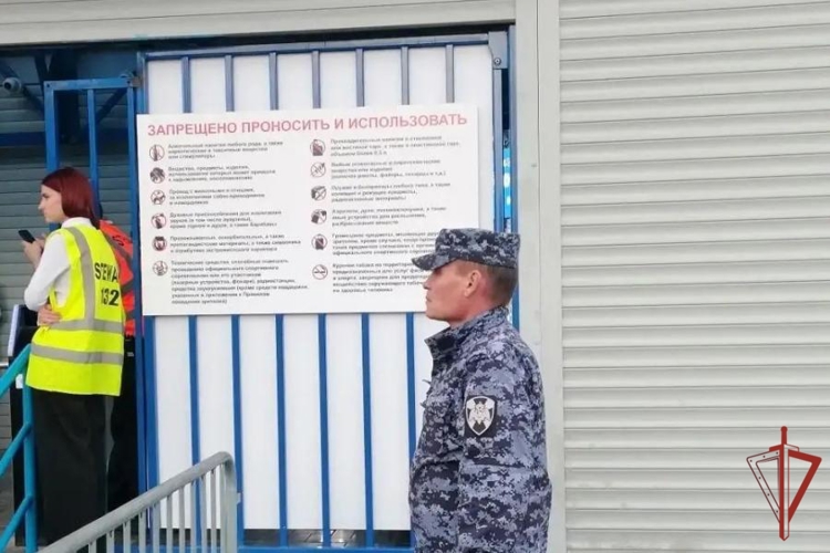Росгвардейцы обеспечили безопасность во время проведения футбольного матча в Оренбурге