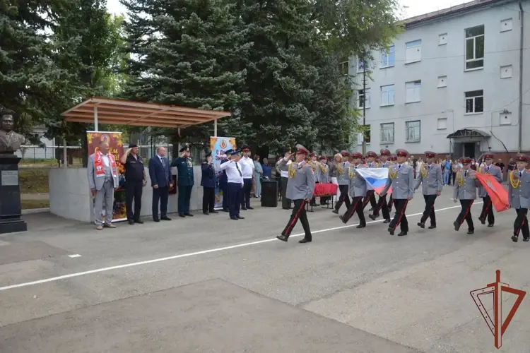 В Приволжье росгвардейцы приняли участие в мероприятиях, посвященных Дню знаний
