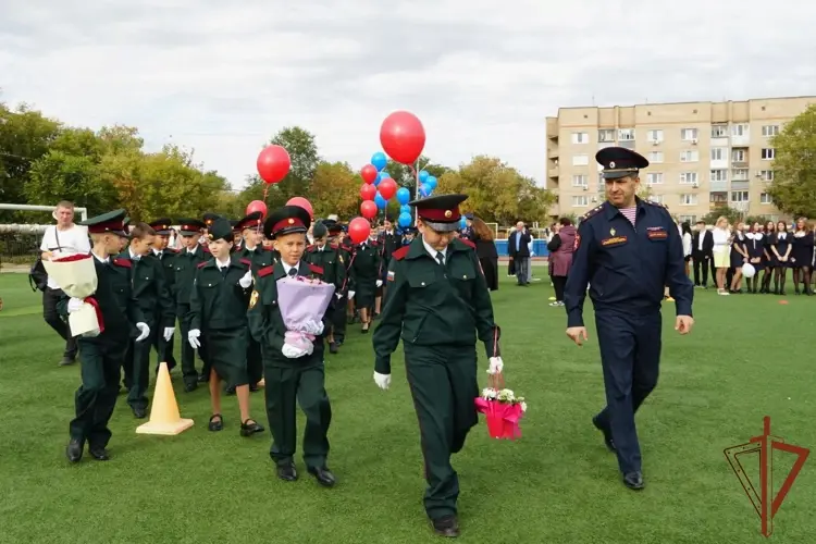 В Приволжье росгвардейцы приняли участие в мероприятиях, посвященных Дню знаний