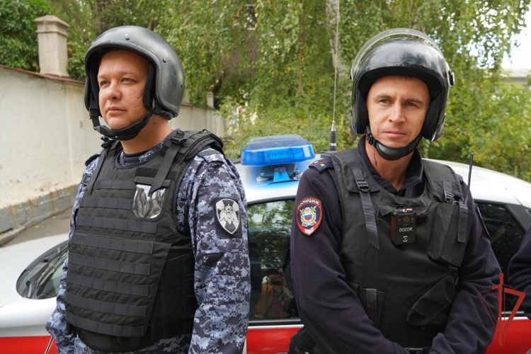 В Оренбурге росгвардейцы выполнили задачи по обеспечению безопасности во время мероприятий единого дня голосования