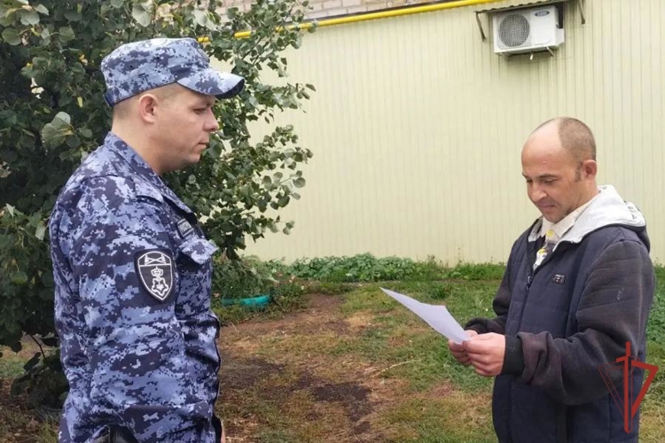 В Оренбургской области сотрудники вневедомственной охраны Росгвардии проводят акцию «Безопасный дом, подъезд, квартира»