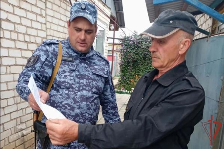 В Оренбургской области сотрудники вневедомственной охраны Росгвардии провели акцию «Безопасный дом, подъезд, квартира»