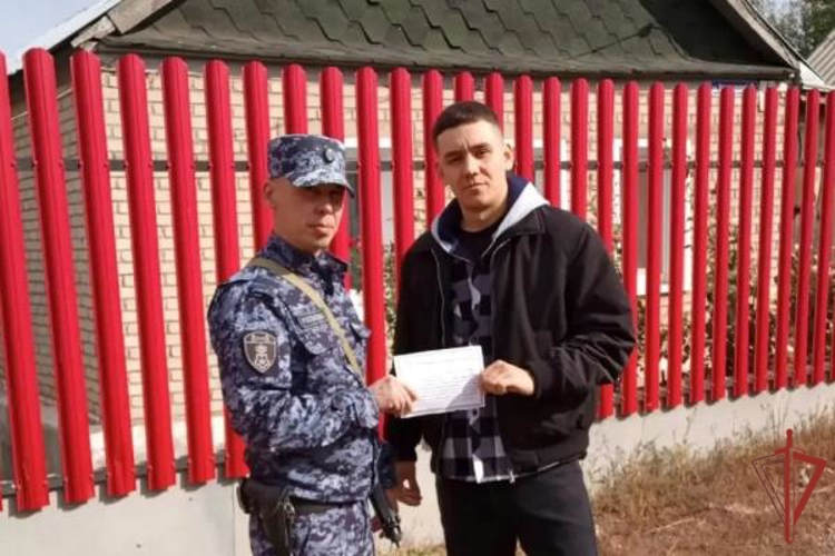 В Оренбургской области сотрудники вневедомственной охраны Росгвардии провели акцию «Безопасный дом, подъезд, квартира»