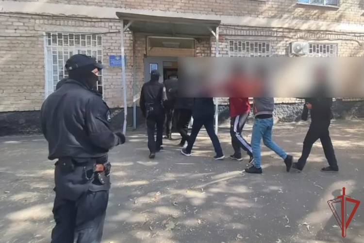 В Оренбурге при силовой поддержке Росгвардии состоялся очередной этап профилактической операции «Нелегал-2026»